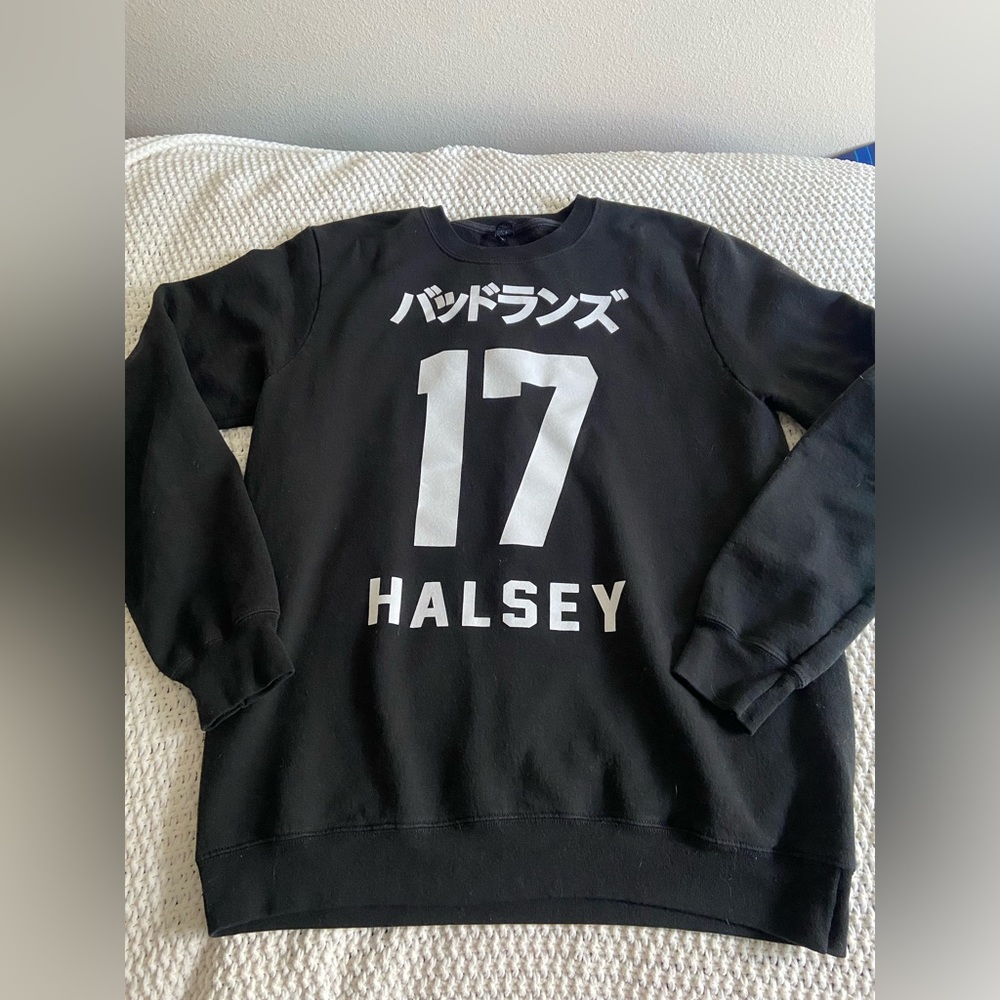 🖤Halsey Crewneck🖤